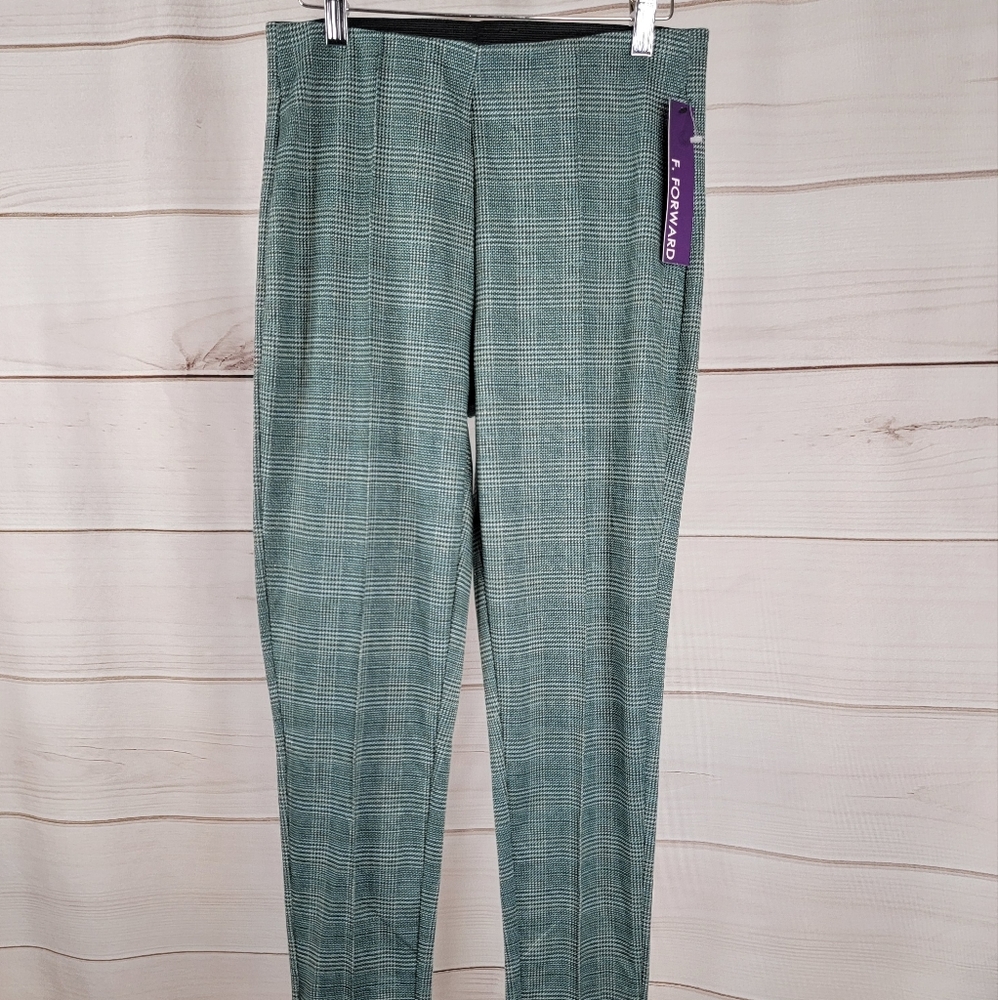 F. Forward Green White Pants Size M NWT #B61